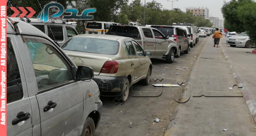 مصدر مسؤول يكشف سبب أزمة البنزين الخانقة في عدن