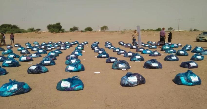 شحنة ملابس وأدوات رياضية مقدمة من منظمة "بيور هاند" لنازحين في محافظة لحج 