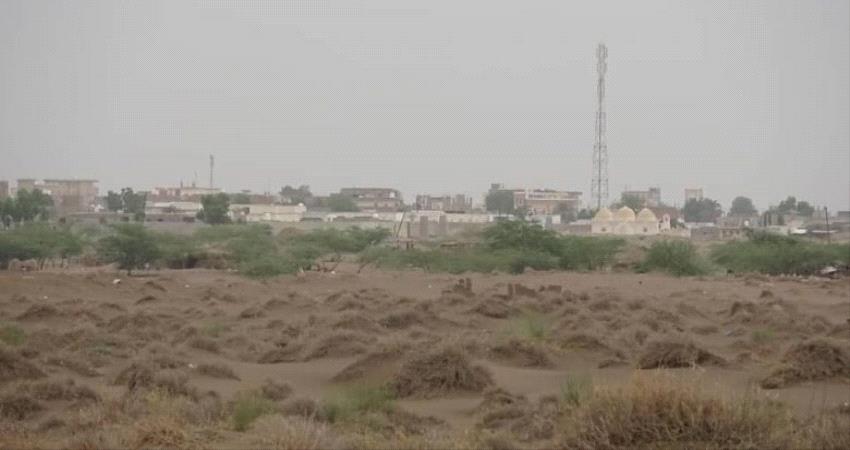 الحوثيون يستهدفون منازل سكنية شرقي التحيتا