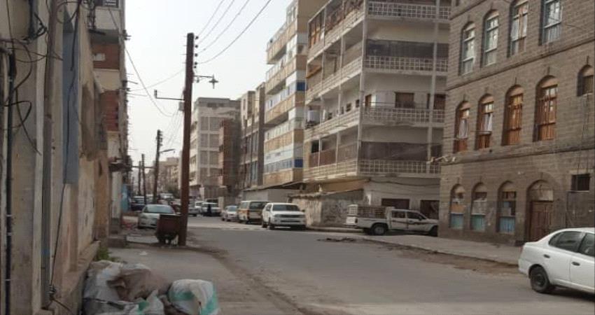 مواطنون في حي القطيع بعدن يشكون تجاهل واهمال طوارئ مؤسسة الكهرباء