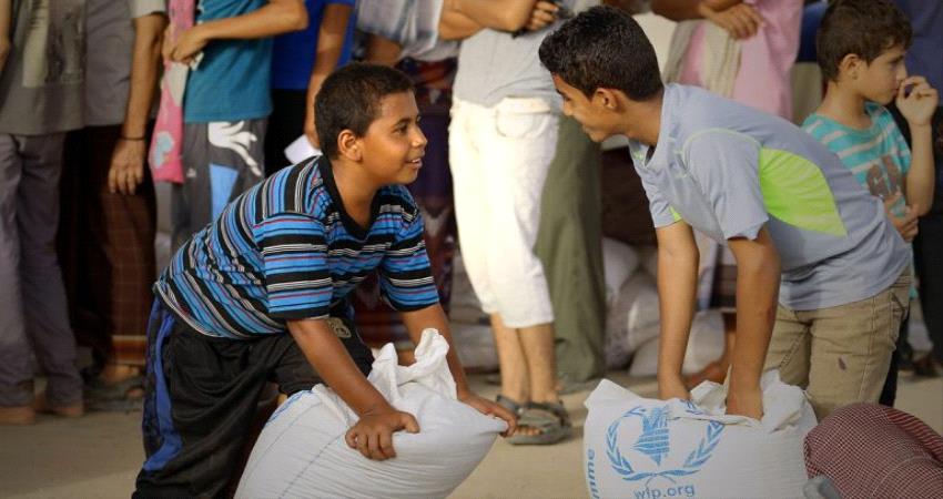 الحوثي يسعى عبر اقاربه لوضع يده على ملف المساعدات الإنسانية