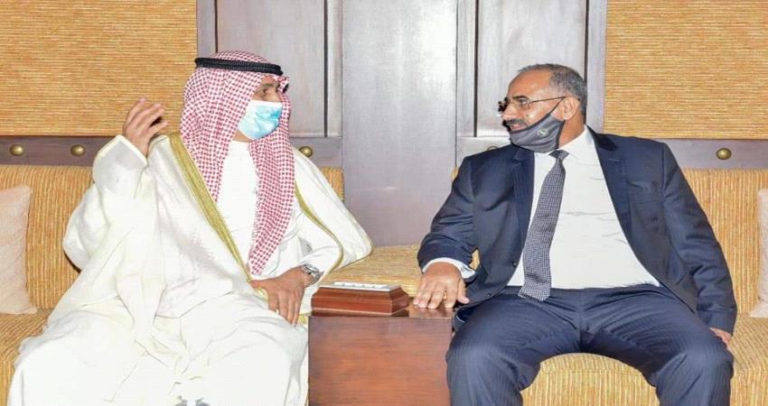 الزبيدي يهنئ أمير الكويت الجديد