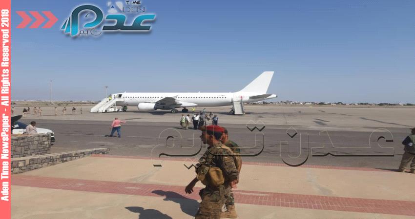 العمري يكشف عدد الرحلات التي ستقل دفعات الأسرى الى مطار عدن الدولي