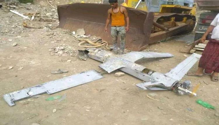 صور - سقوط طائرة حوثية في يافع