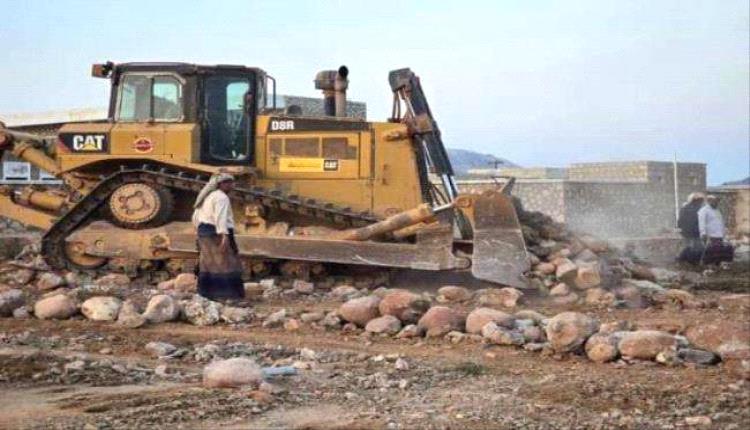 المحافظ الثقلي يوجه بإزالة البناء العشوائي في ضواحي حديبو