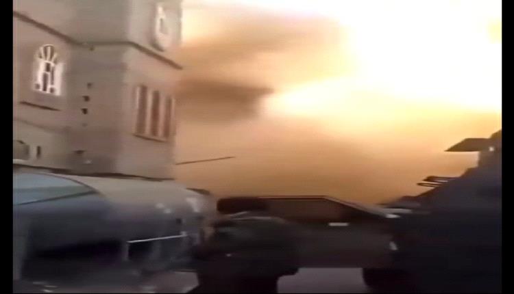 عاجل / ميليشيا الحوثي تفجر منازل على رؤوس النساء والأطفال في البيضاء (فيديو) 
