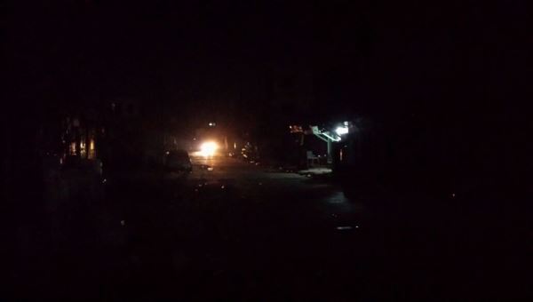 انقطاع الكهرباء بلحج أكثر من 10ساعات متتالية ومواطنون يحتجون في محطة توليد (موسع) 