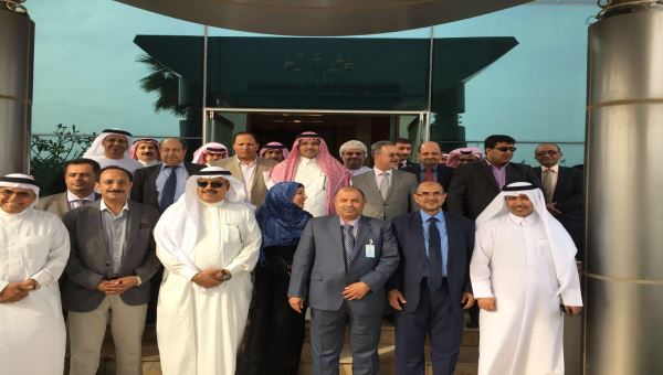  السفير السعودي يقيم مأدبة غداء على شرف وفد الحكومة في مشاورات الكويت 
