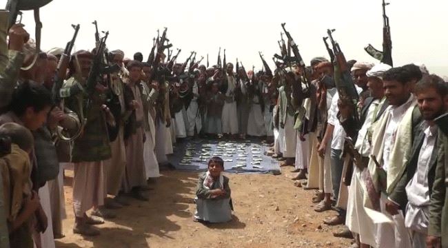 الحوثيون يواصلون نهب أموال الزكاة