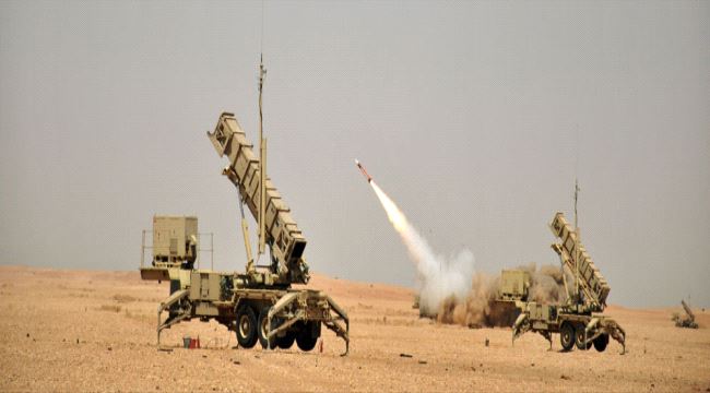 الدفاع الجوي السعودي يعترض ويدمر صاروخًا بالستيًا أطلقته المليشيات الحوثية