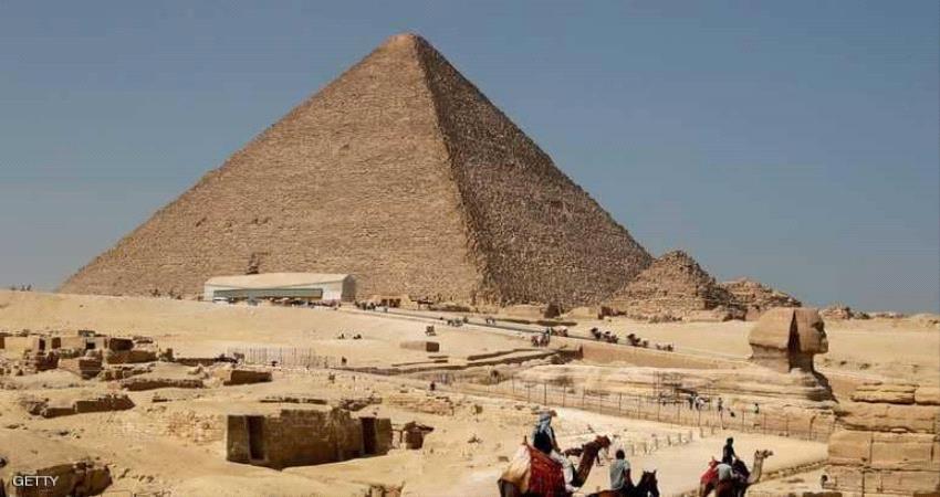 مصر تتعاقد مع شركة لتشغيل منطقة أهرامات الجيزة