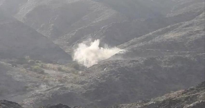 بإسناد من مقاتلات #التحـالف_العربي..الجيش  يحكم سيطرته على جبل"الغنيمي" شرقي #صنـعاء