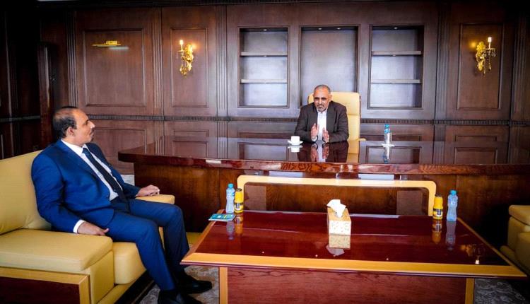 الرئيس الزُبيدي يشدد على مضاعفة الجهود واستنفار الطاقات لتخفيف معاناة أبناء حضرموت