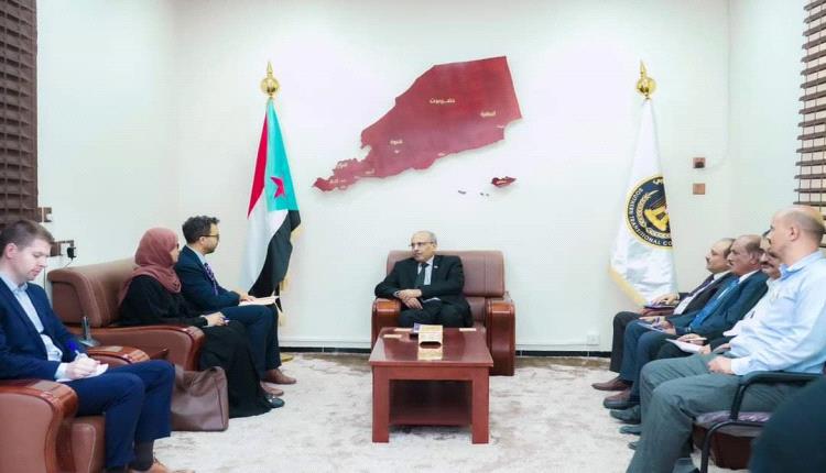 الكثيري : المجلس الانتقالي لن يقبل اي تقاسم لعائدات النفط والايرادات الأخرى مع الحوثيين