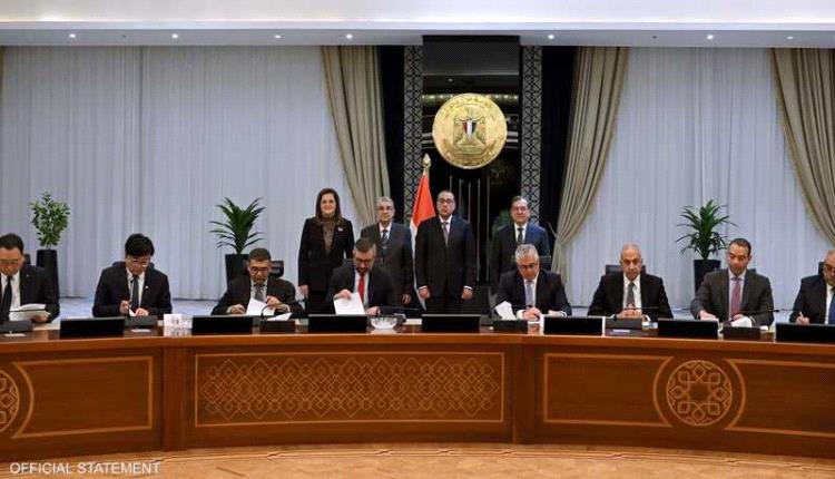 مصر توقع 7 اتفاقيات استثمارية في قناة السويس بقيمة 40مليار دولار