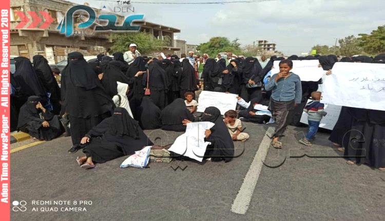 اسبوع حافل من الاحتجاجات جراء تأخر الرواتب وانقطاع الكهرباء بلحج 