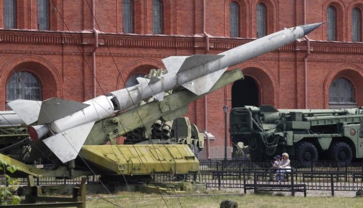 أوكرانيا تسقط 21 مسيّرة روسية وتنسحب من حي استراتيجي