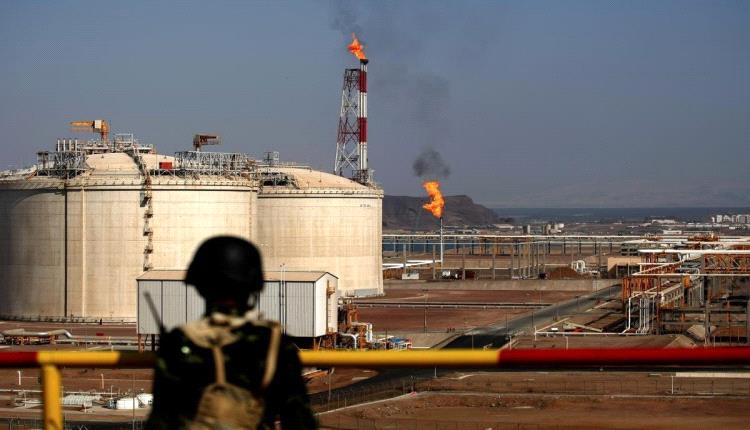 مصادر: خلافات حول نصيب الحوثيين تعرقل اتفاق إعادة تصدير النفط من مينائي الضبة والنشيمة