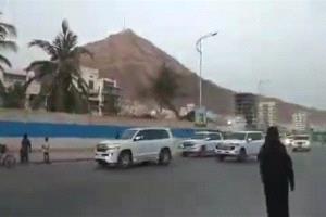 فيديو/ موجة غضب.. أبناء حضرموت يستقبلون رشاد العليمي بهتافات 