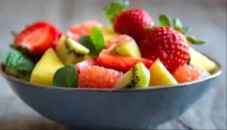 هذه الفاكهة تساعد على تأخير شيخوختك ونضارة جسمك