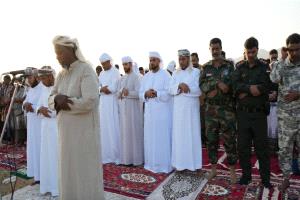محافظ سقطرى يودي صلاة العيد برفقة قيادات التحالف