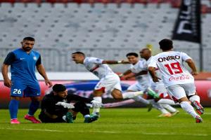 الزمالك يجتاز عقبة سموحة بثنائية في الدوري المصري