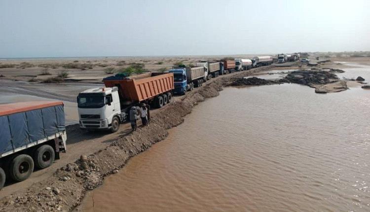 جهود تنجح بفتح طريق مسار بالجسر السطحي لوادي بنا في أبين