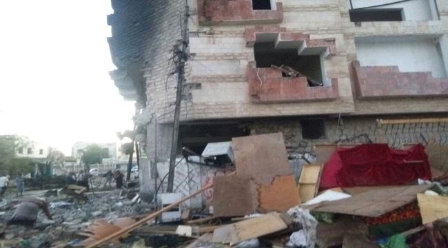 صور.. الاضرار التي الحقها التفجير الارهابي في مبنى وزارة المالية بعدن 